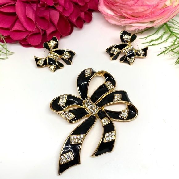 Vintage Jewelry - VINTAGE⚜️RARE TRIFARI Enamel Black Bow Brooch Set